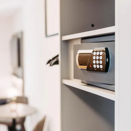 Easy - Self Check In - Out *