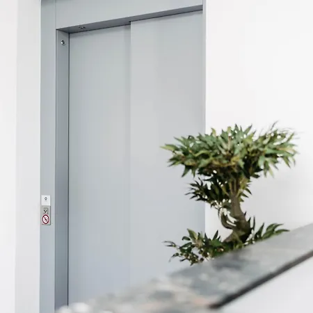 Easy - Self Check In - Out