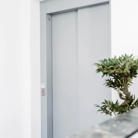 Easy - Self Check In - Out Hoechst